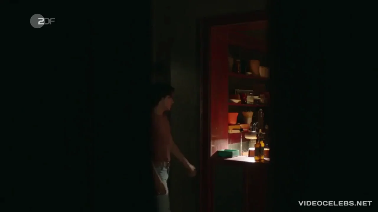 Marleen Lohse's Hot Plot Tease in Bella Germania S01E03