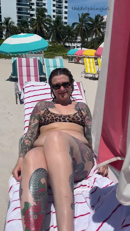 Flashing at the beach [GIF]