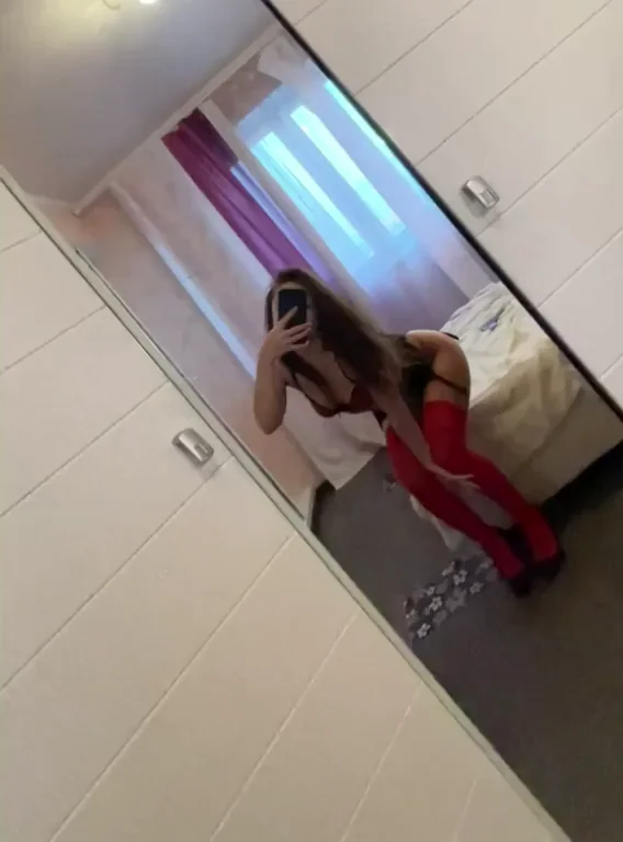 Horny and wet ❤