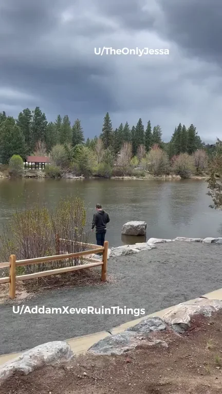 Oregon Slut Sisters Flash Massive Tits by the Lake for Stranger Fisherman
