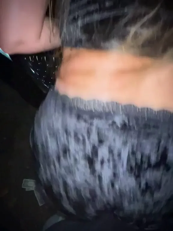 Walmart Parking Lot Thot Twerkin' Her Fat Ass 🍑🔥