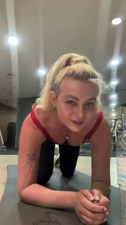 First time flashing with a plug in was so hot 🥵