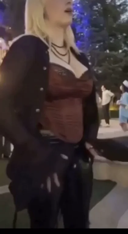 Peak Blonde Billie