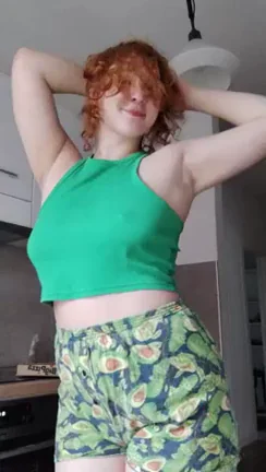 This top can't hold my titties in place