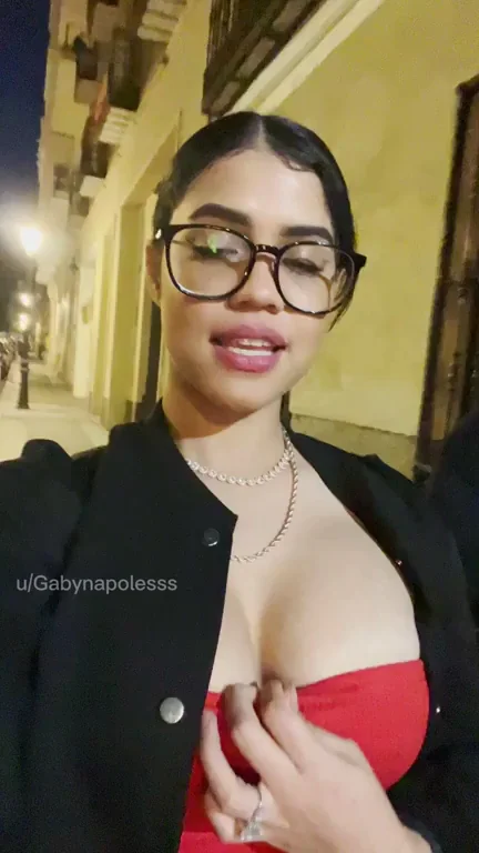 I never lose a chance to flash my big boobs on the streets hehe 🤭