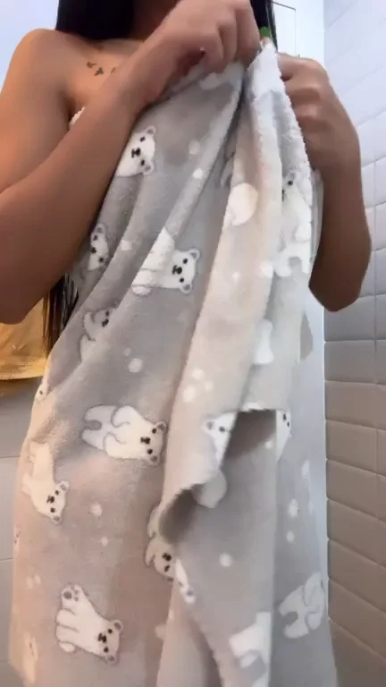 POV: Sexy Asian Babe Unwraps as Your Birthday Gift 🎁🍑