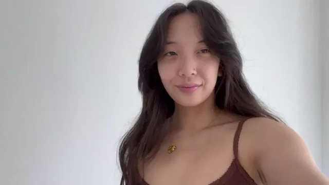 How Many Loads Can You Pump Into This Asian Hottie? 💦🔥