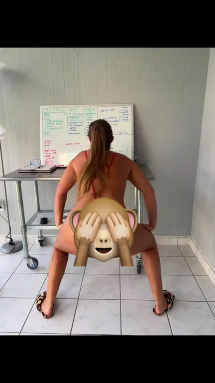 Thicc Ass Teacher Twerks Wild in Classroom Tease