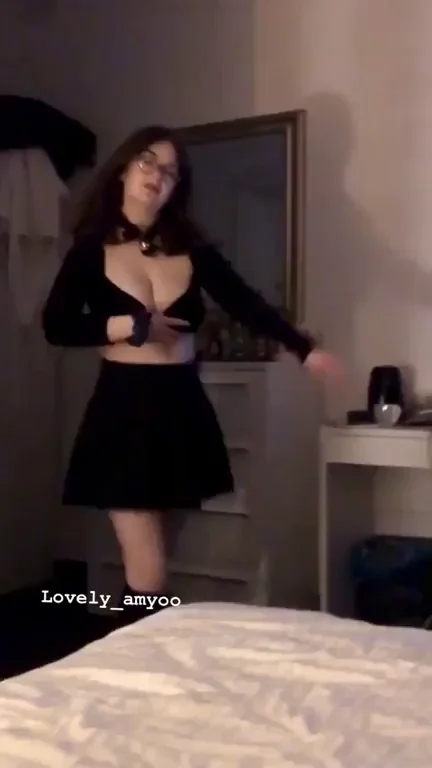 My big boobs fell out from my blouse