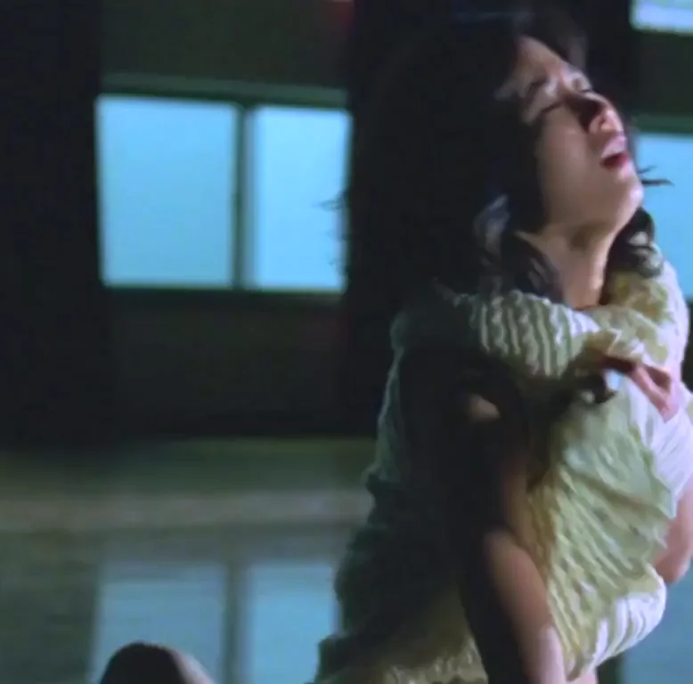 Moon So-ri - Beautiful Korean riding plot in "˜A Good Lawyer's Wife' (2003)