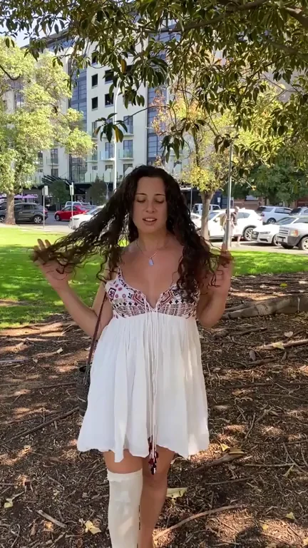 I love showing off in the middle of the city [GIF]