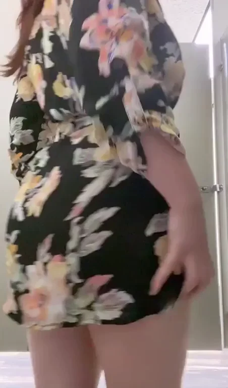 No panties 🤭