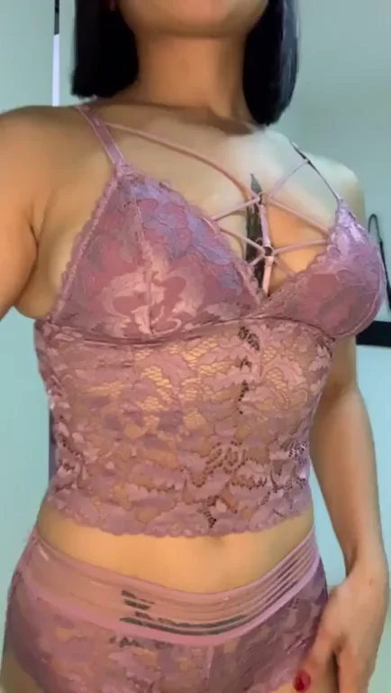 Boutinela's Juicy Booty Twerk 🍑🔥