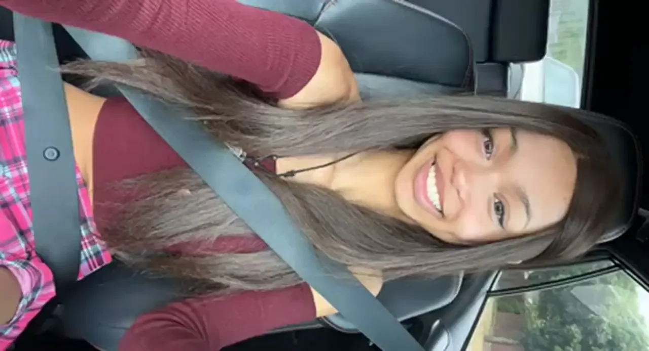 Tanned Asian Babe's Car Tease Wins Every Time 😍🌴💦