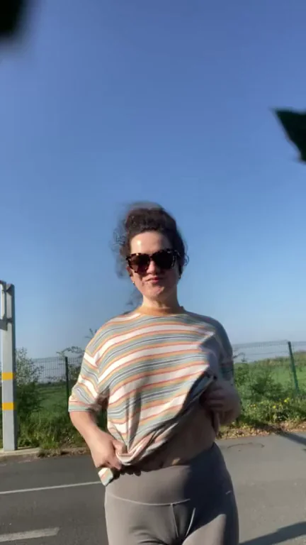 Irish Roadside Tit Flash: Slutty Curves Bared in Broad Daylight