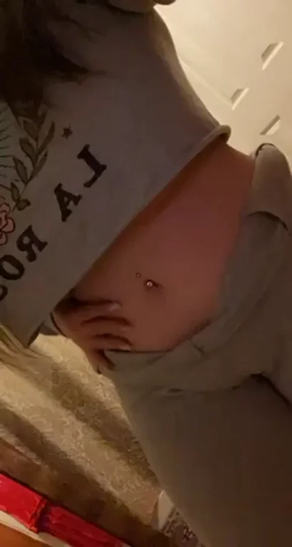 It's late and I'm horny, so look at my huge tits 😁Œ