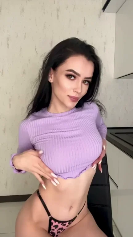Showing my puffies to whole reddit is hot af