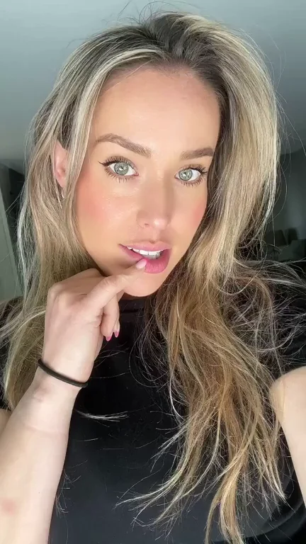 I'm overdue|add this MILF to your To-Do list