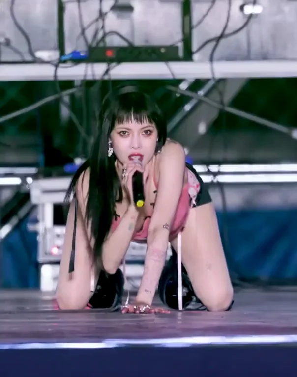 🔥 Hyuna's Slutty Stage Squat Tease 💦