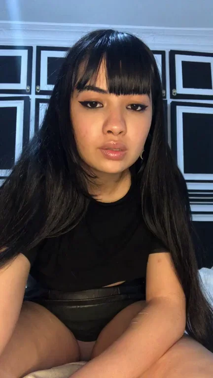 Lucky Redditor Cums on My Juicy Ass Over & Over 🍑💦😈