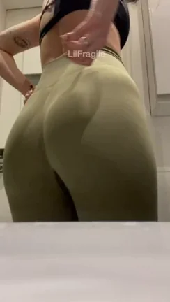 🍑 Working My Slutty Ass to Grow Huge in Tight Yoga Pants 🔥