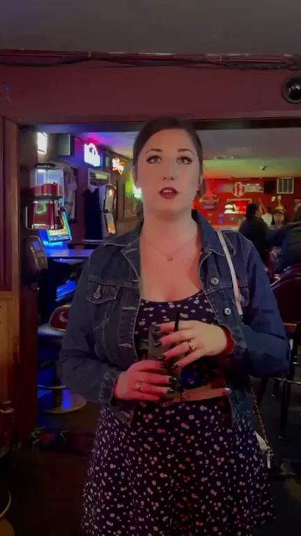 I don't think the patrons at this bar minded|