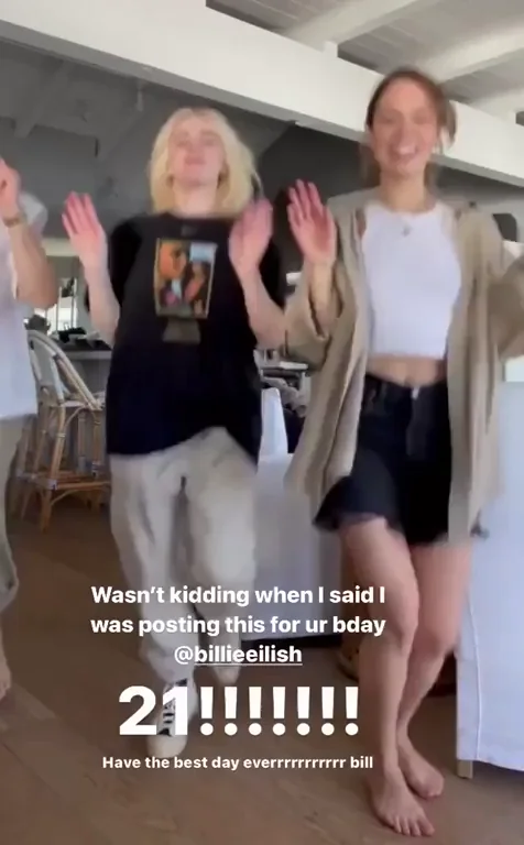 Blonde Billie bounce