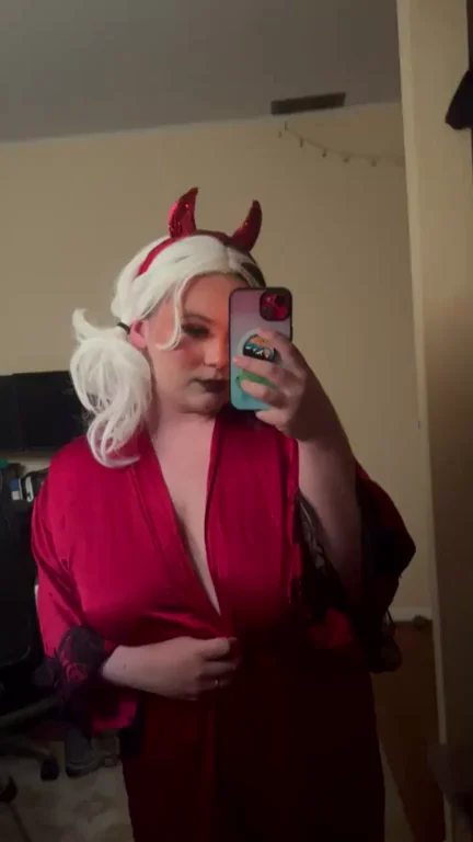 The Devil wears nothing