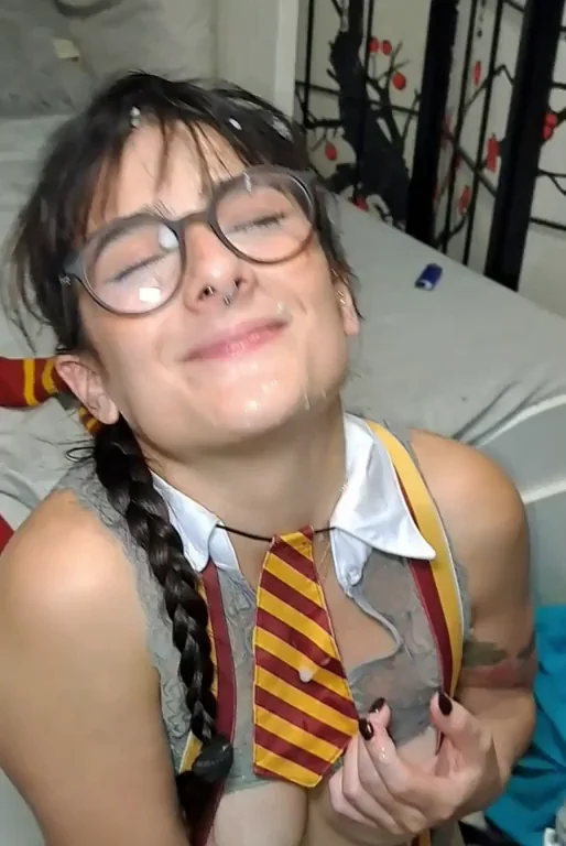 Gryffindor Slut Scores 20 Points with Sticky Facial Cumshot