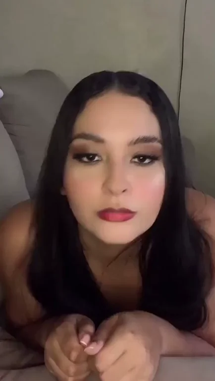 [TW] I sooo want to twerk on your face 🍑