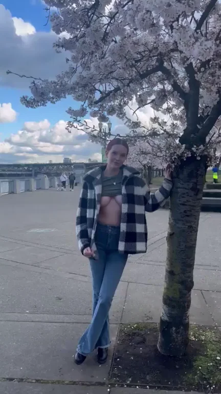 Just a little flashing photo shoot ;)