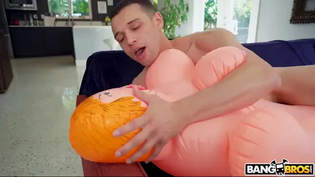 Reyna DeLaCruz Shares Her Juicy Pink Sex Doll Fucktoy 😈🍑💦
