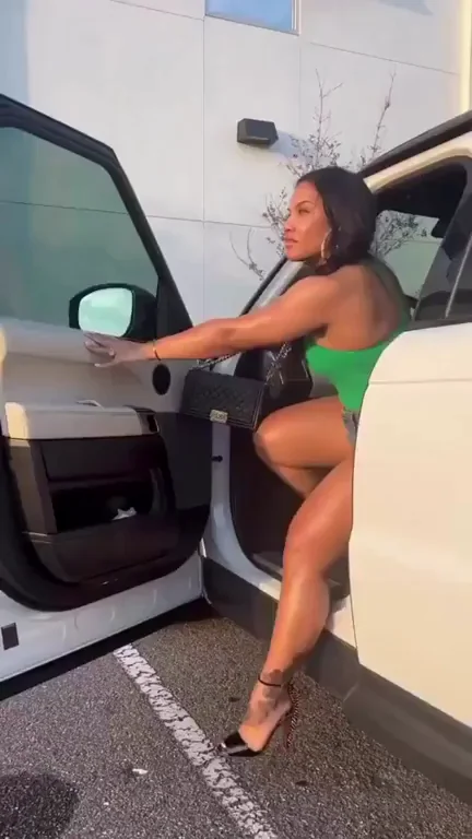 💦🔥 Thick Latina Booty Queen Struts in Green Thong & Heels 🍑👠