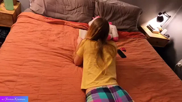 Friend Discovers Free Use Slut on Bed & Pounds Her Wet Hole 😈🍑