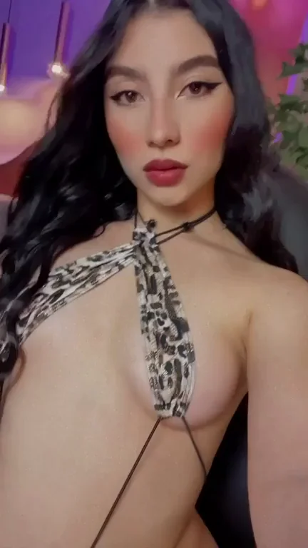 Craving This Slimthick Latina's Juicy BJ or More? 🔥🍑💦