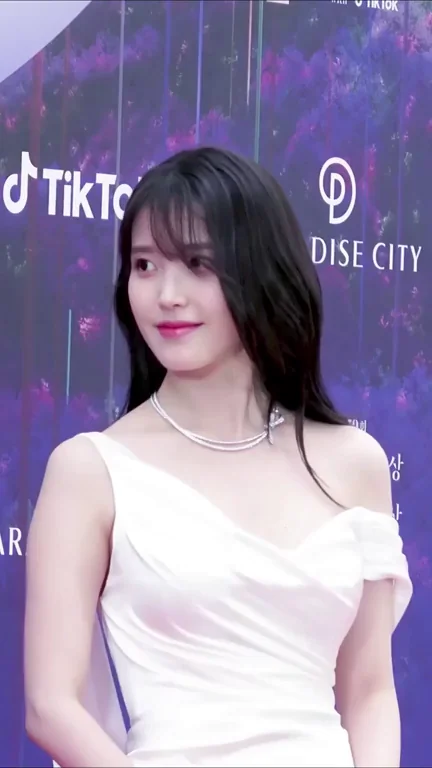 IU
