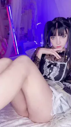 it's hard to live without panties