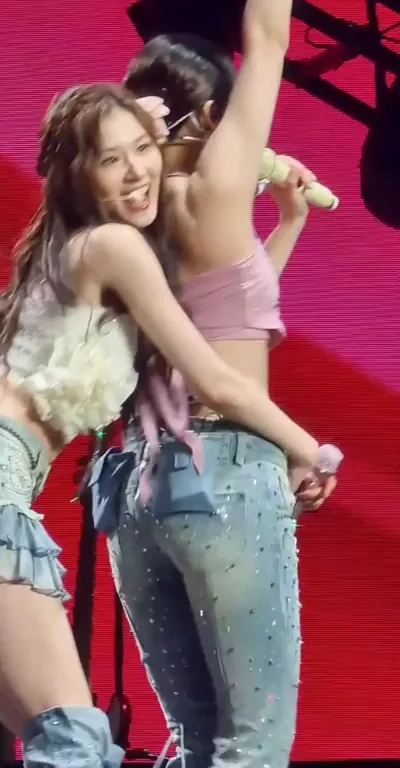 TWICE - Nayeon & Sana