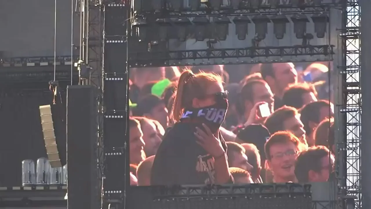 Better than kiss cam