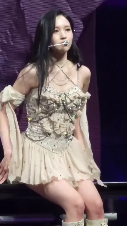 Mina from TWICE Teasing in Sexy Stage Skirt 😍💦