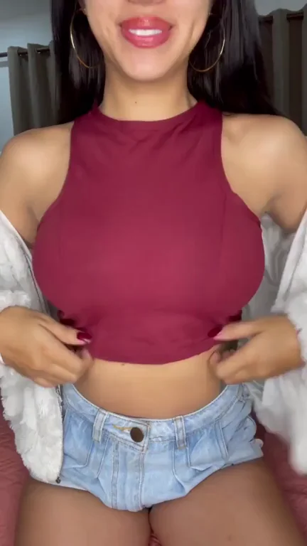 I really love having my nipples sucked. Pretty please?