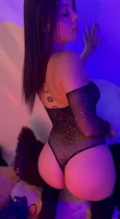 Good morning, do you want to taste my sweet peach?