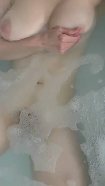 Room for One More in My Soapy Bushy Tub 🛁💦🍑