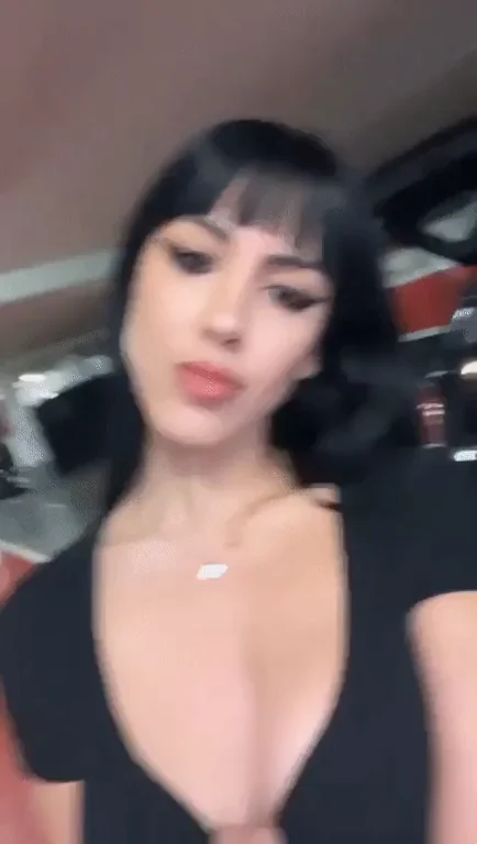 Enough Massive Cleavage to Make You Drool? 🍈🍈🔥