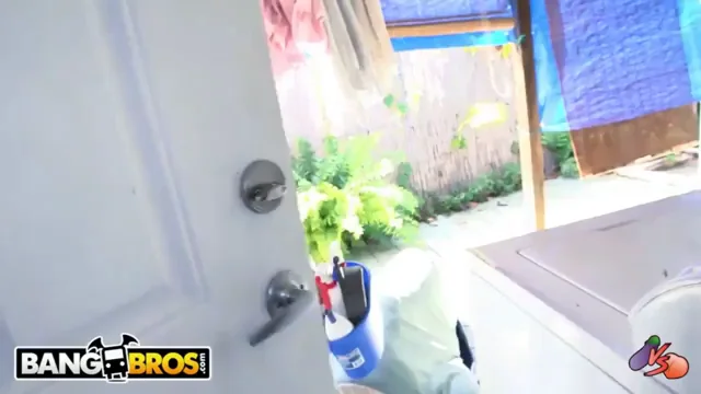 🔥 Local Cleaning Slut Before & After Cum Blast 💦🧹