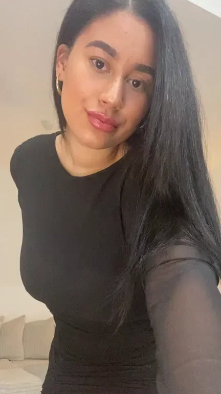 Rate My Slutty Outfit 1-10? 🍑🔥