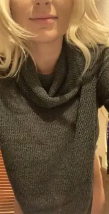 Blonde Slut Rocks Her Juicy Butt Plug in Public Tease 😈🍑🔌