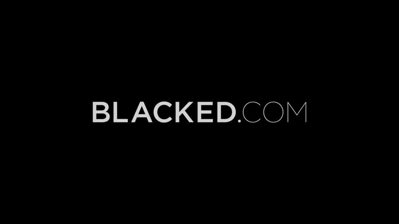 Laney Grey's Happy Wife: Thick Slut Takes Massive BBC Pounding