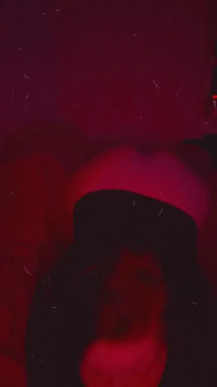 Face Down Ass Up: White Twerk Queen's Juicy Booty Quake
