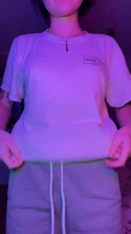 Natural tits coming your wayðŸŒ¹ [OC]